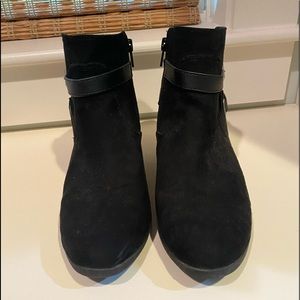 Black suede booties! Worn beer few times!